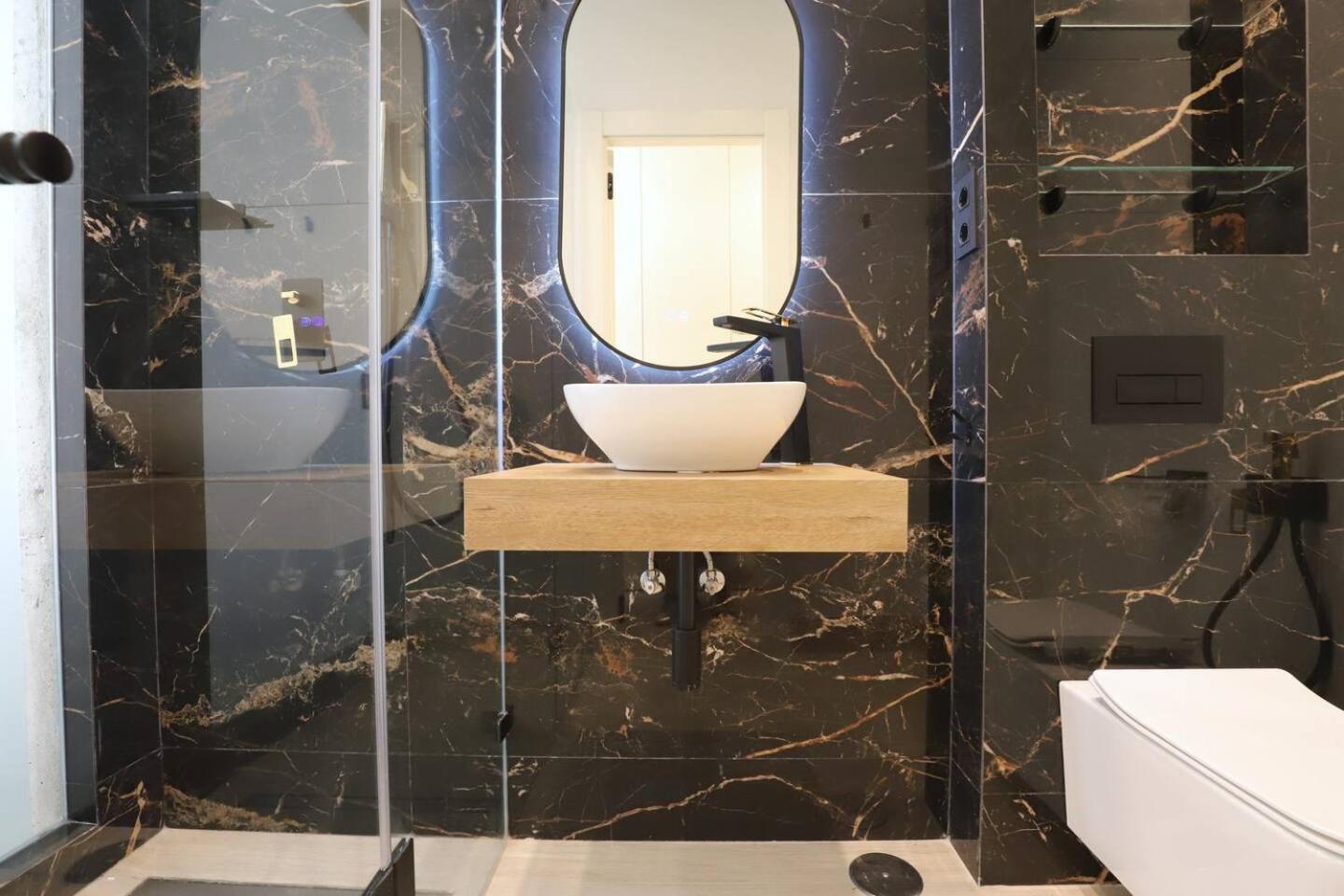 Apartamentos Orilla Del Bernabeu Madrid Eksteriør billede